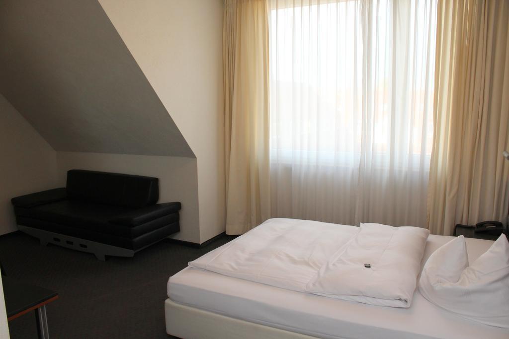 Hotel Am Hirschgarten Filderstadt Cameră foto